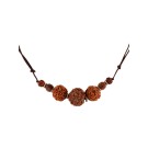 Mittelalter Halskette Liamere aus Rudrakshasamen in Beige Frontansicht